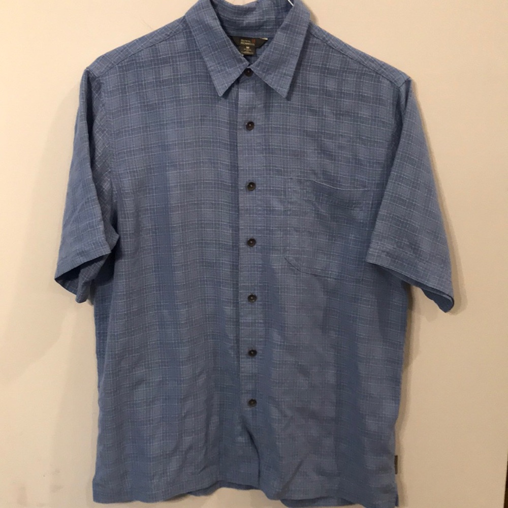 Royal Robbins men’s medium relaxed fit blue shirt.